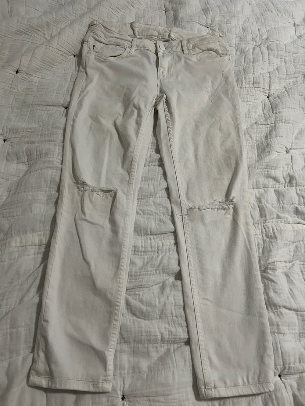 Women’s White Distressed Knee Jeans